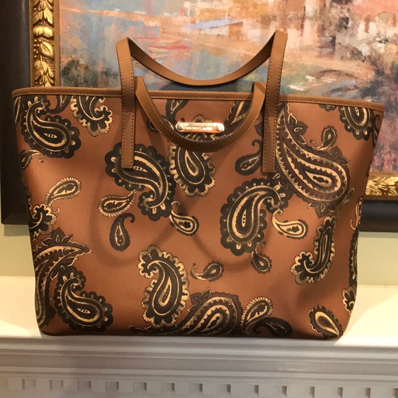 Michael Kors Handbags - Michael Kors Emry large zip tote